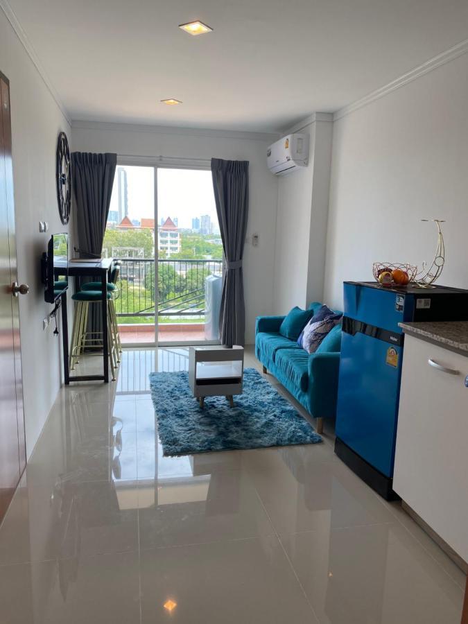 Trio Gems Condo, Pattaya Thailand Jomtien Beach Eksteriør billede